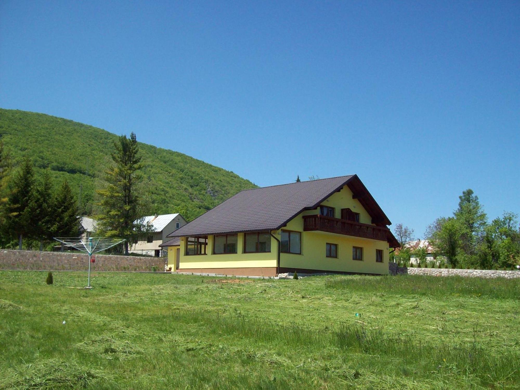 House Mara Korenica