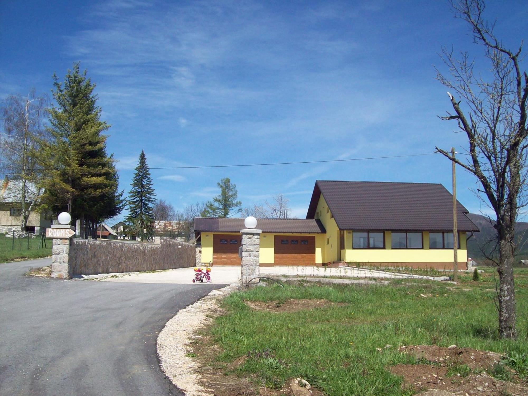 House Mara Korenica